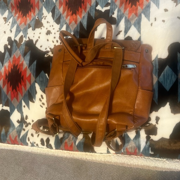 Camel backpack - Picture 2 of 3